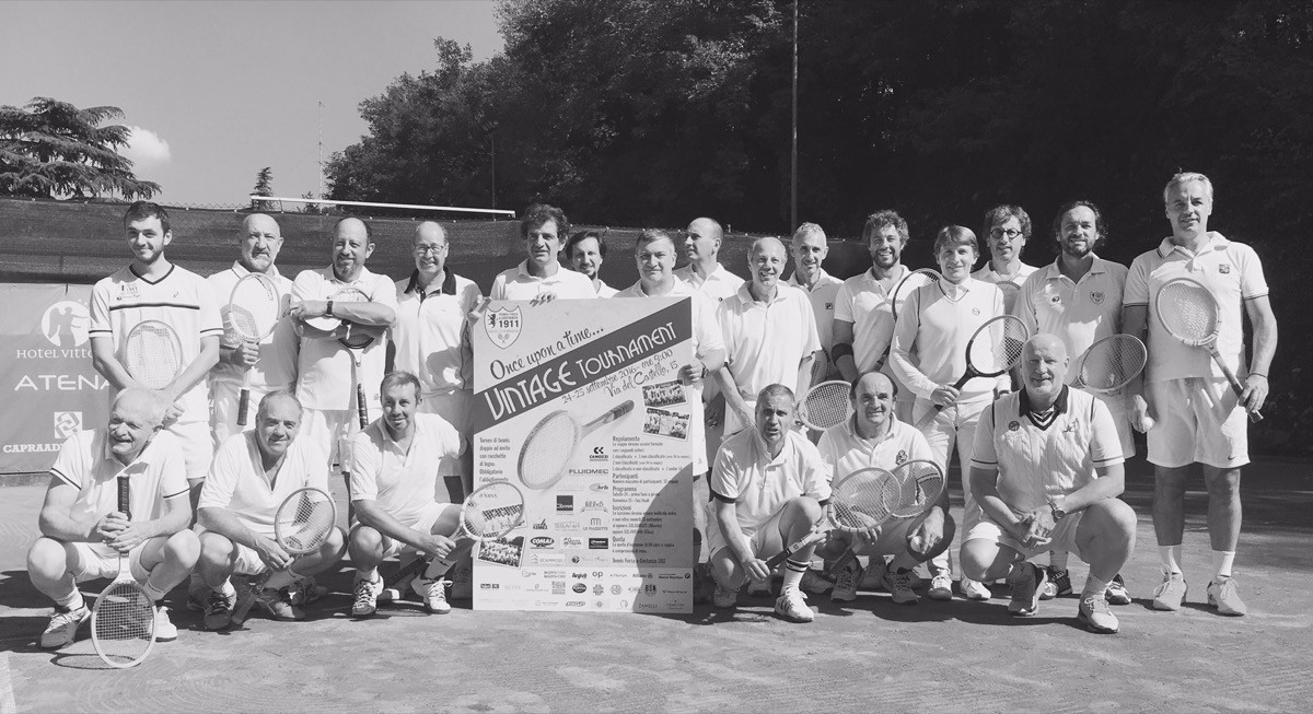 Un'immagine d'epoca del tennis club Forza e Costanza