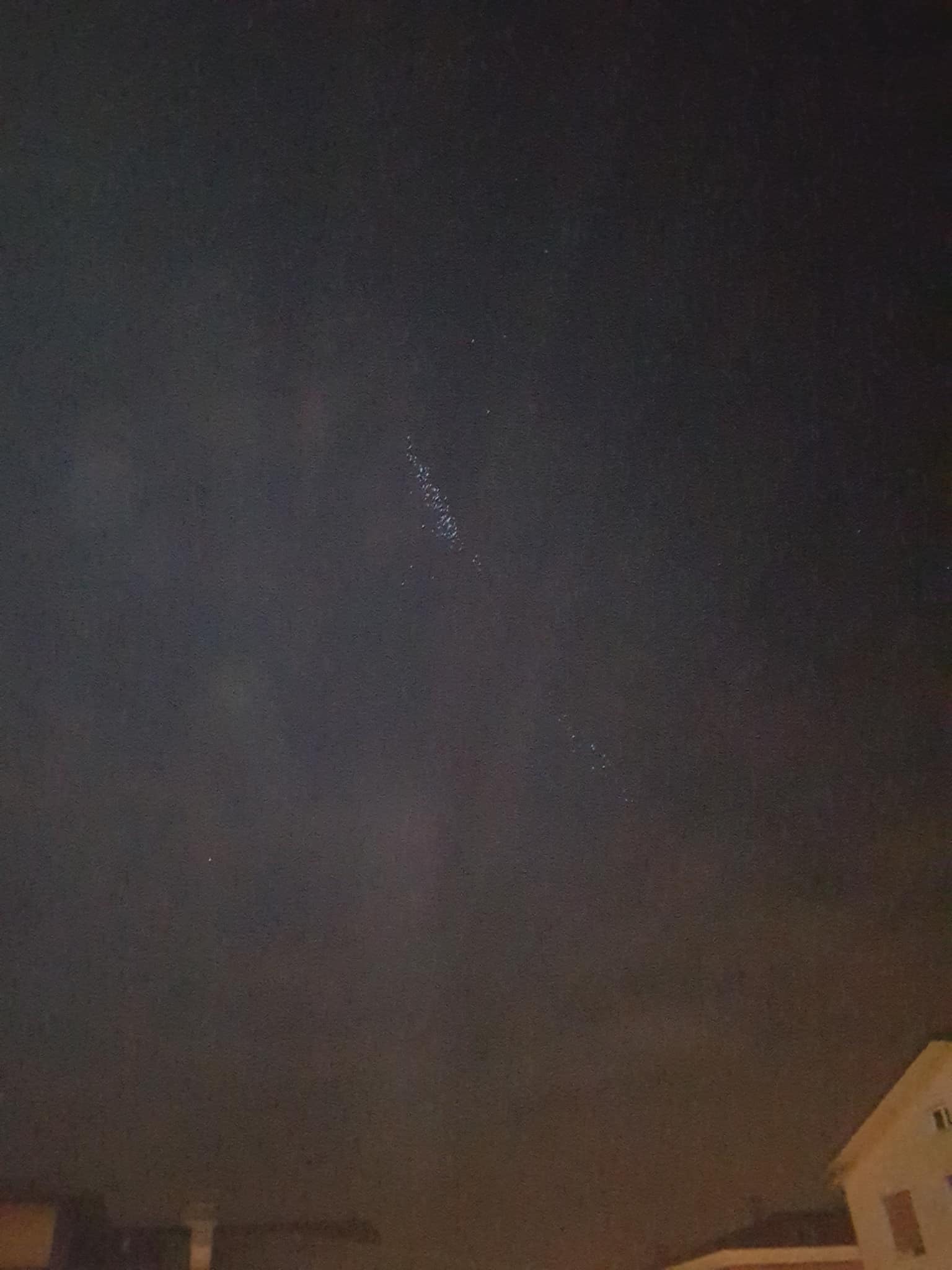 Luci nel cielo di Rovato, foto da gruppo Facebook Sei di Rovato se