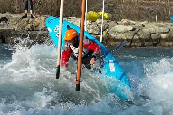 Oggi a Chiari i funerali di Andrea, morto sabato sul suo amato kayak