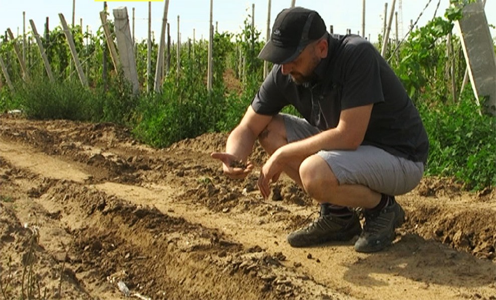 Il regista Zanotti racconta in un film i contadini bresciani e la loro la “terra fragile”