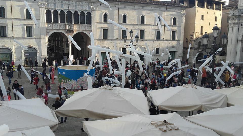 Brescia non è viva? Il sindaco: il primo che lo scrive lo banno