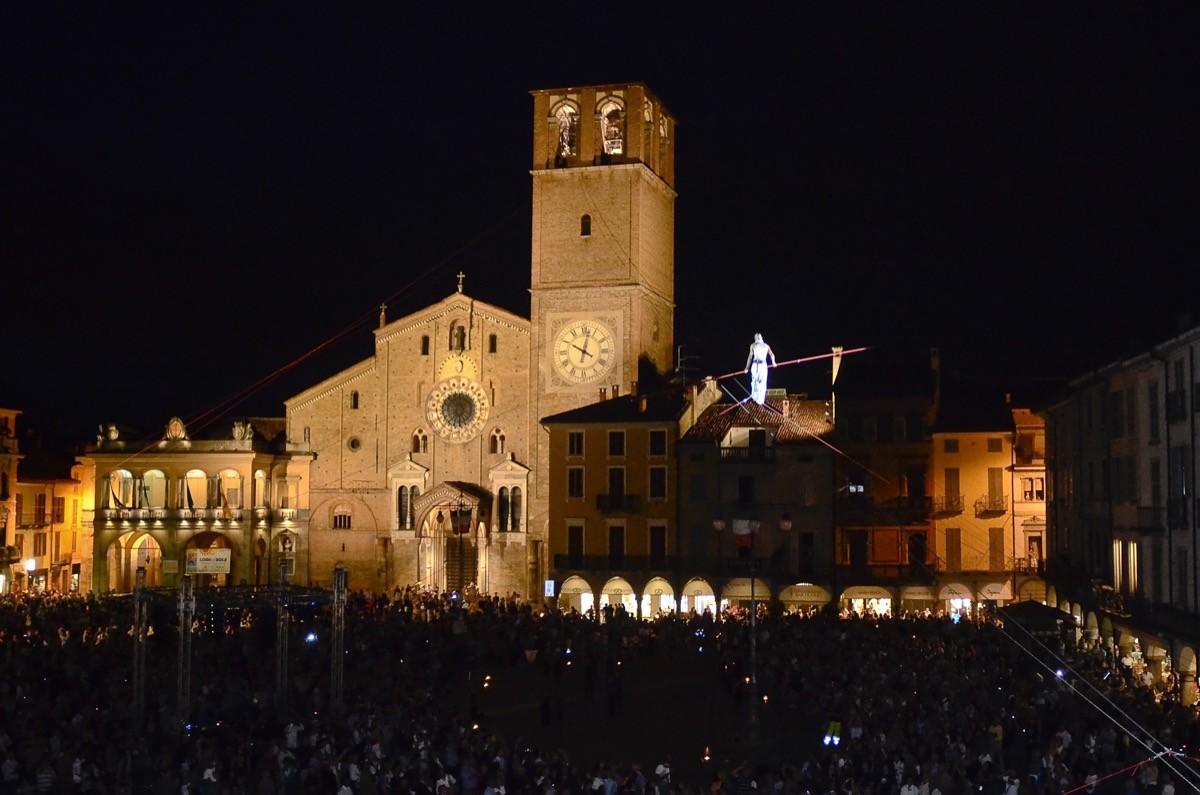 Orzinuovi, nel week end il funambolo dei record vola sulla piazza