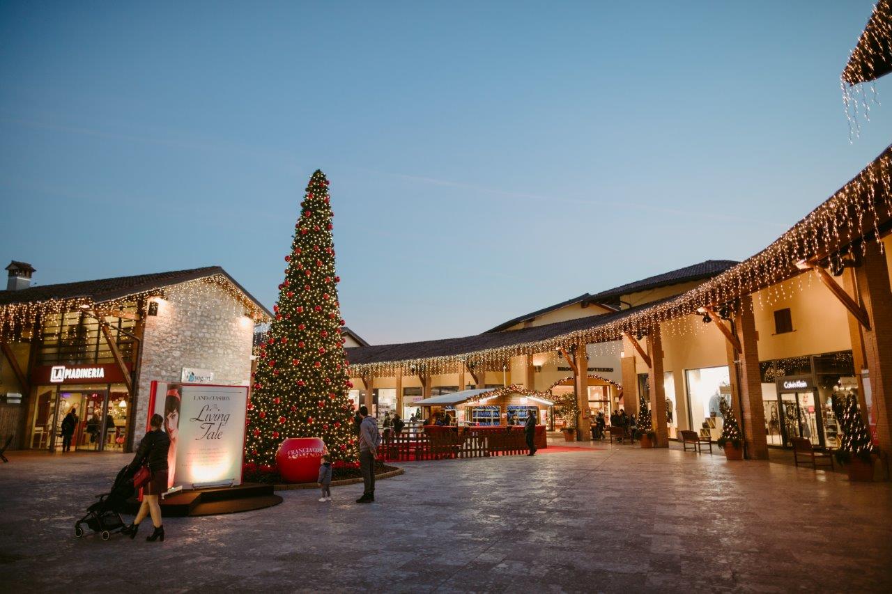 Outlet Franciacorta, sconti al 30 per cento con il Black Friday Week End