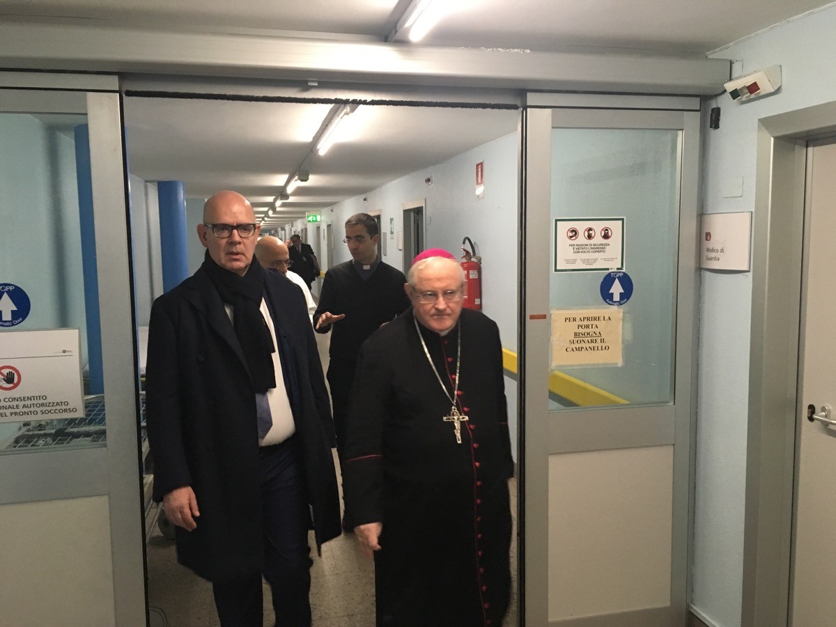 Il Vescovo di Verona in visita all’Ospedale di Desenzano