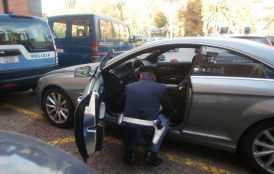 Controlli a tappeto sulle auto in sosta: ne spuntano 7 rubate