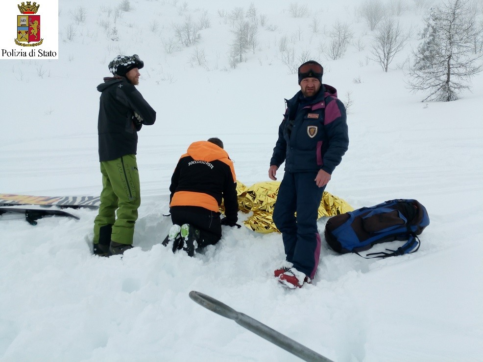 Si rompe la gamba con lo snow: bimbo di 8 anni soccorso dal cielo