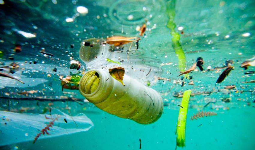 Allarme inquinamento sul lago di Iseo, microplastiche fuori dai limiti