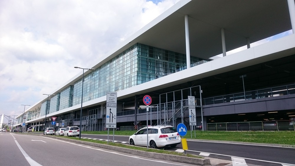 Consigli su come parcheggiare l’auto senza spendere una fortuna nei pressi dell’aeroporto di Milano Malpensa