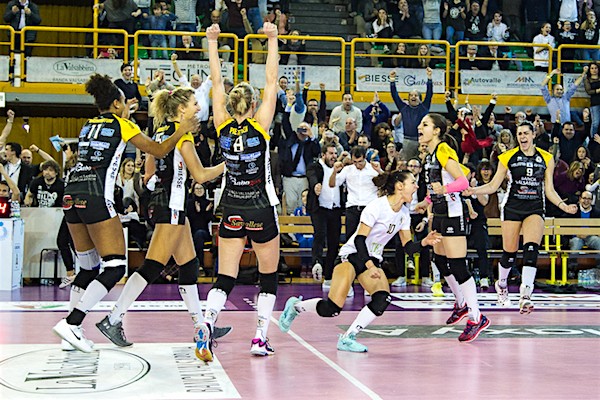 Pallavolo, Valsabbina stratosferica: batte 3-2 la capolista Novara