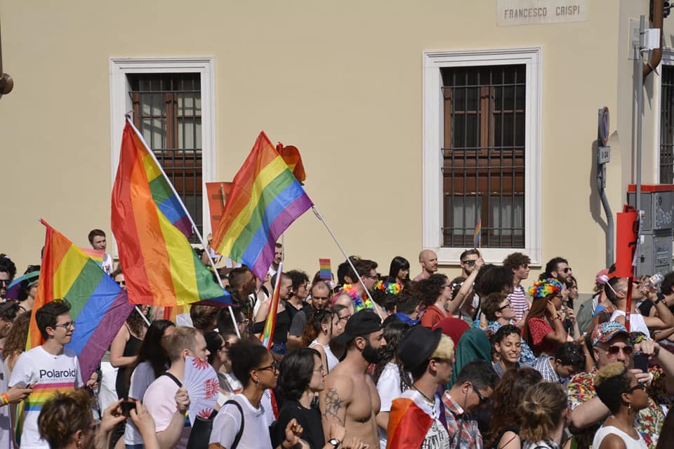 Brescia pride, in città la carica dei 10mila per dire no alle discriminazioni