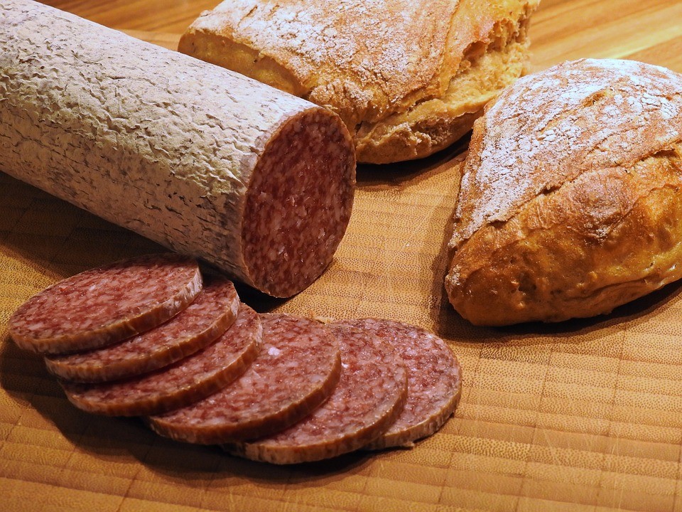 ⚠️ Rischio salmonella: i supermercati Aldi richiamano salame felino | ECCO MARCA E LOTTO