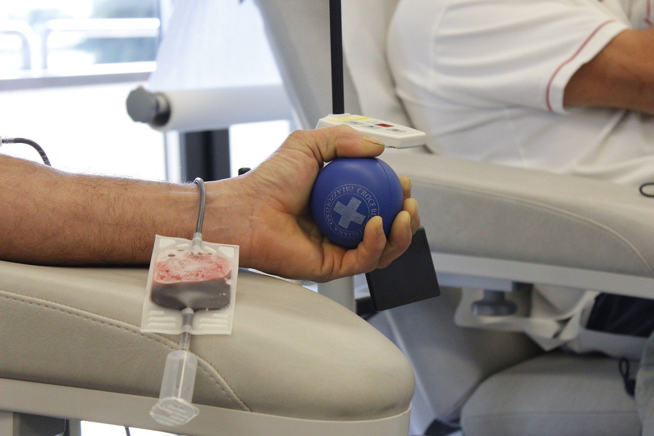 ▼ Avis, cercasi donatori di sangue anche d’estate