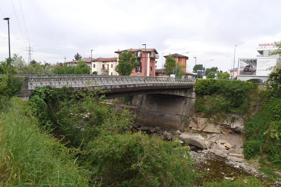 Brescia, il Comune mette 200mila euro per ripulire gli argini del Mella