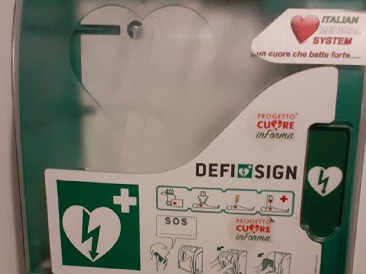 Vile gesto a Iseo: rubato il defibrillatore donato alla comunità