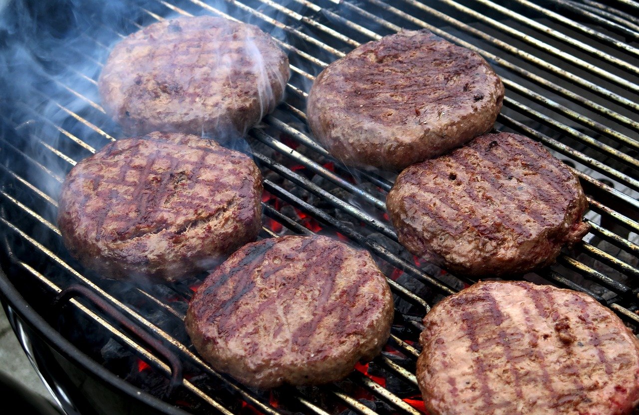 Coldiretti all’attacco contro il veggie burger: “Sono un imbroglio”