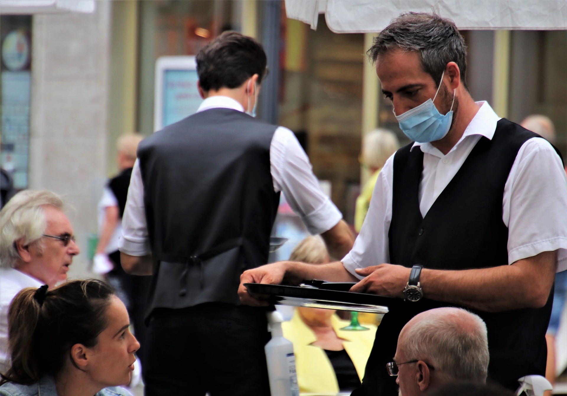 Brescia, contro la crisi i plateatici di bar e ristoranti si allargano