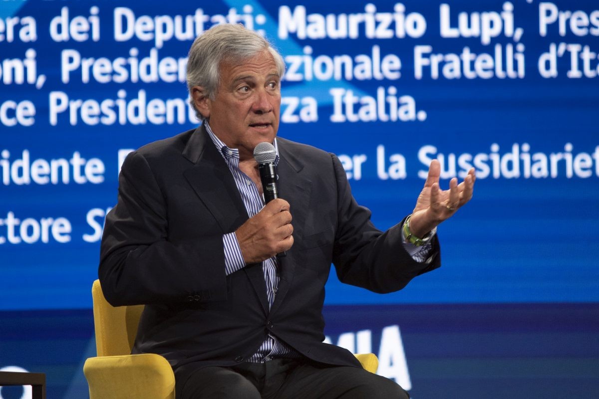 Covid, Tajani “Serve pragmatismo, ripristinerei le zone gialle”