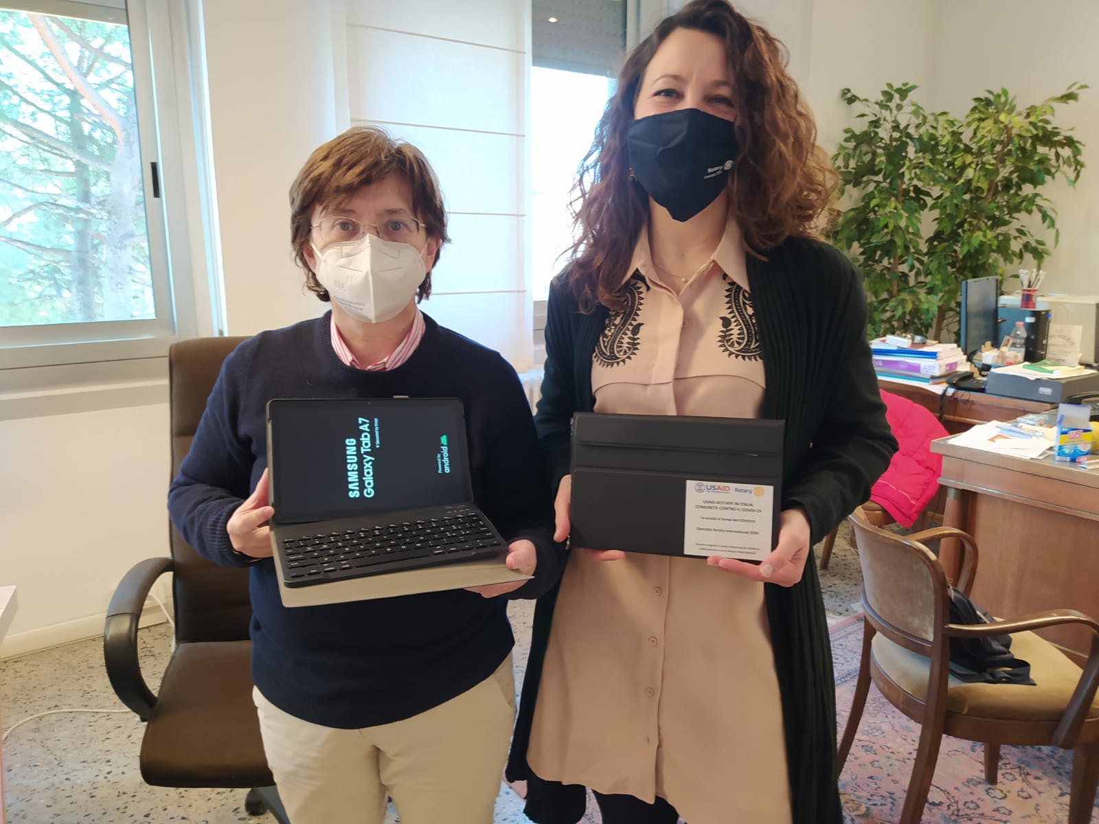 Coronavirus, il Rotary dona 75 tablet alle scuole bresciane