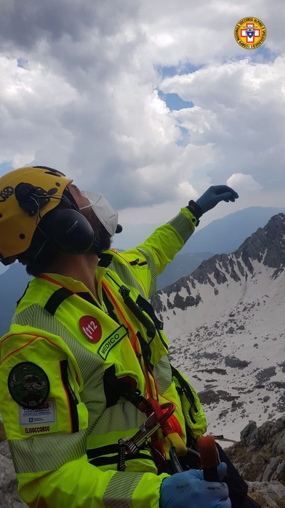 🔴 Valcamonica, alpinista si rompe una gamba a 2mila metri: soccorso dal cielo