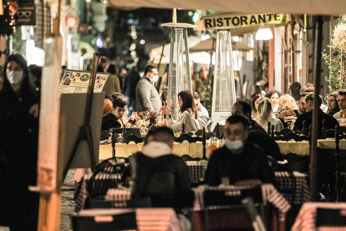 Cabina regia, dal 5/8 Green Pass al chiuso per tavoli bar e ristoranti