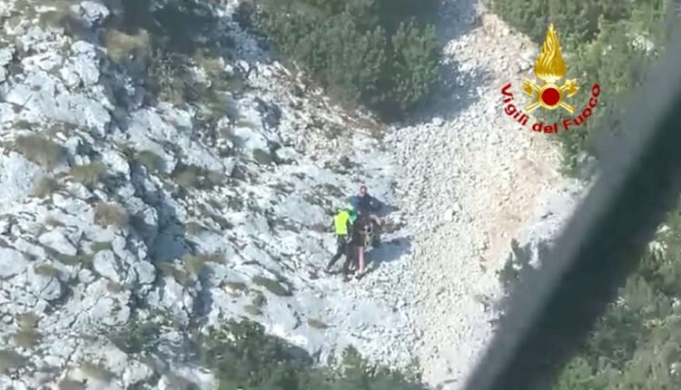 Monte Baldo, bloccati su una parete rocciosa, escursionisti salvati dal cielo