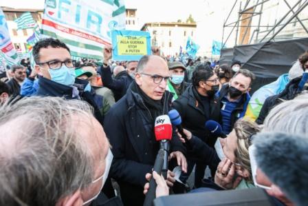 Ucraina, Letta “Putin guidato dal terrore che democrazia vinca”