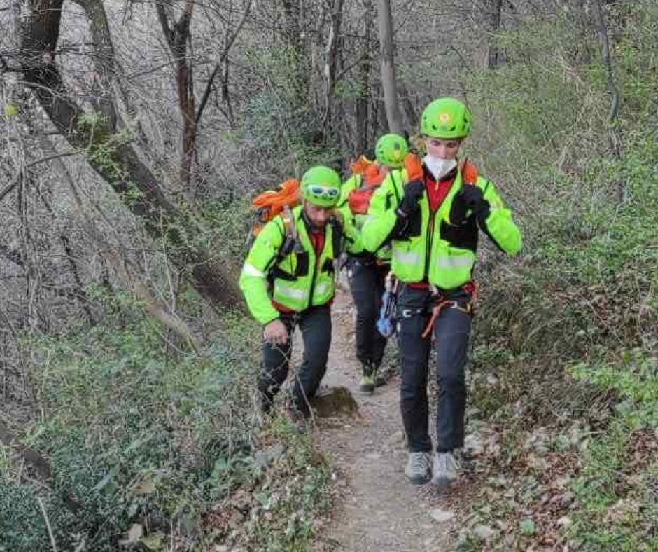 Valle di Mompiano, intervento del Soccorso alpino per una famiglia che si era persa nei boschi