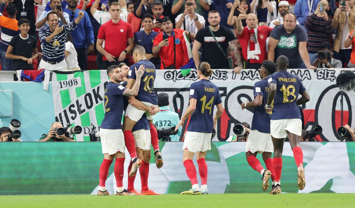 La Francia in semifinale, Inghilterra battuta 2-1