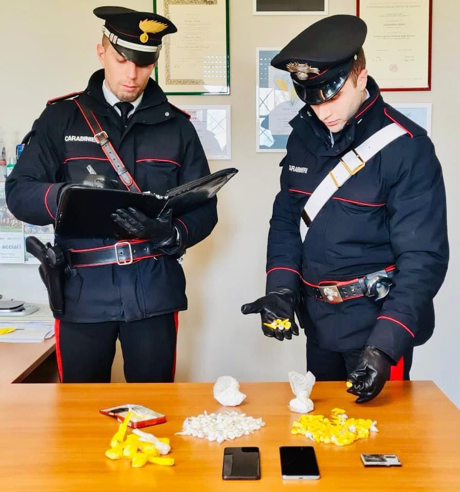 🔴 Bassa, spacciatore arrestato: aveva 231 dosi di cocaina