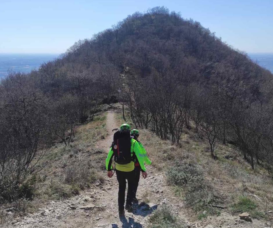 🔴 Maddalena, biker caduto e donna persa: doppio intervento dei soccorritori