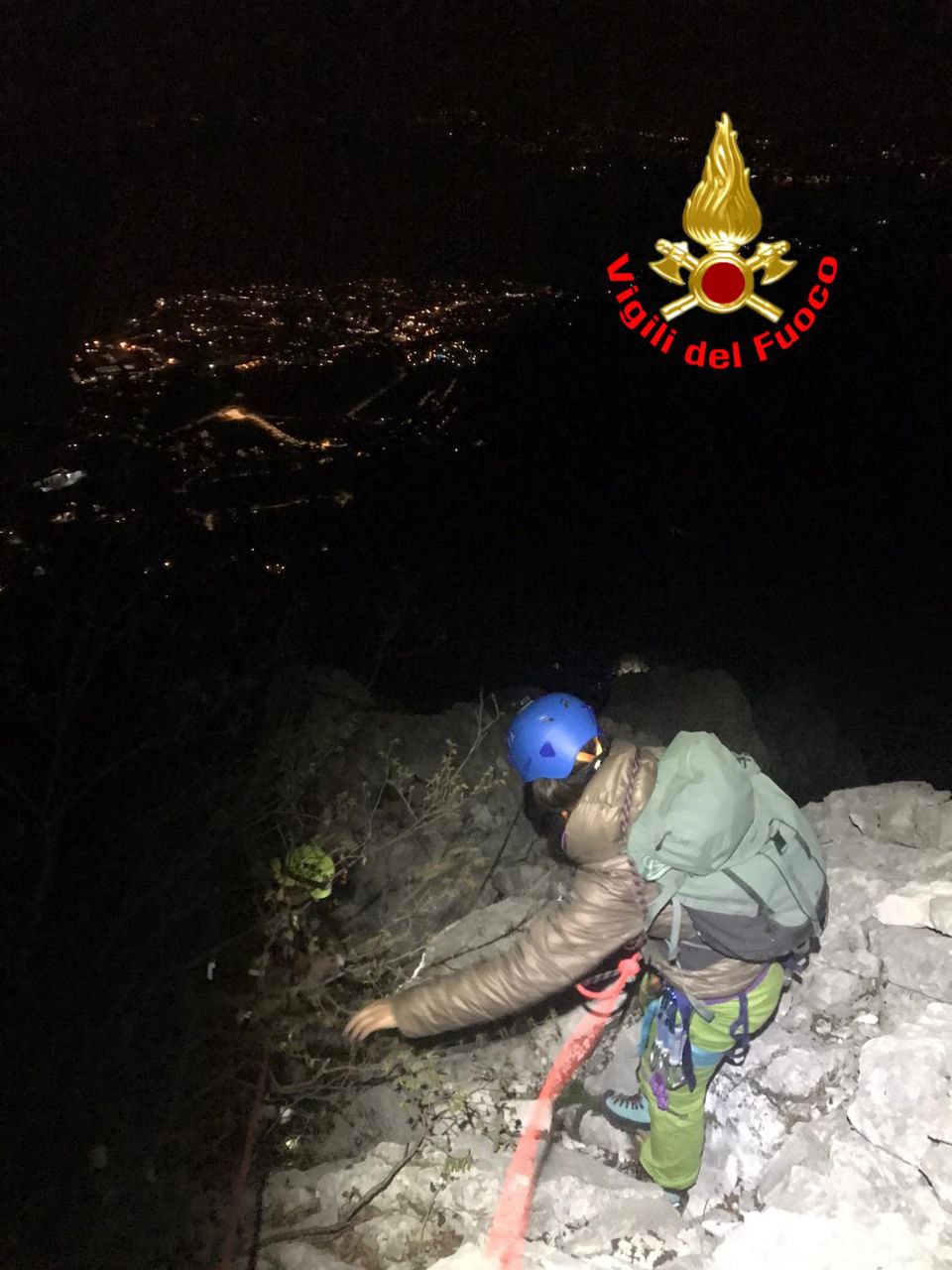 🔴 Bloccati sul Monte Gaino al buio: escursionisti salvati da Vigili del fuoco e Soccorso alpino