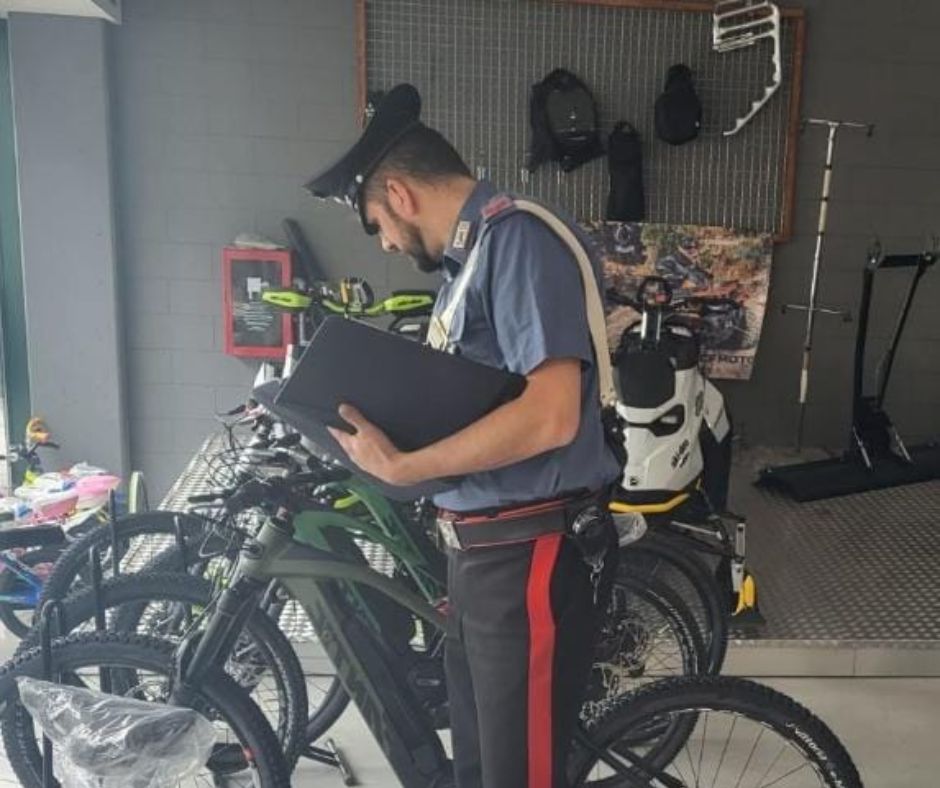 ▼ Garage svaligiati a Rezzato, trovato a Milano il deposito della merce rubata