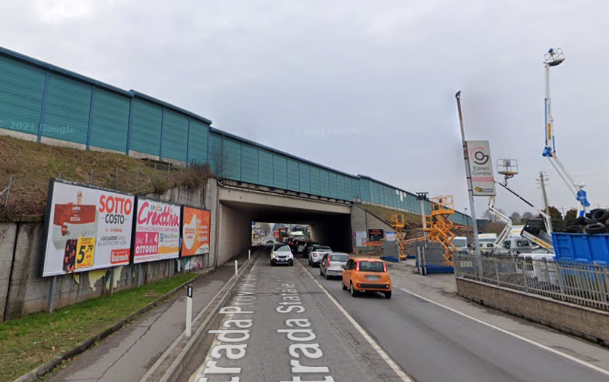 ▼ Piovono calcinacci dal ponte dell’A4: scatta la messa in sicurezza