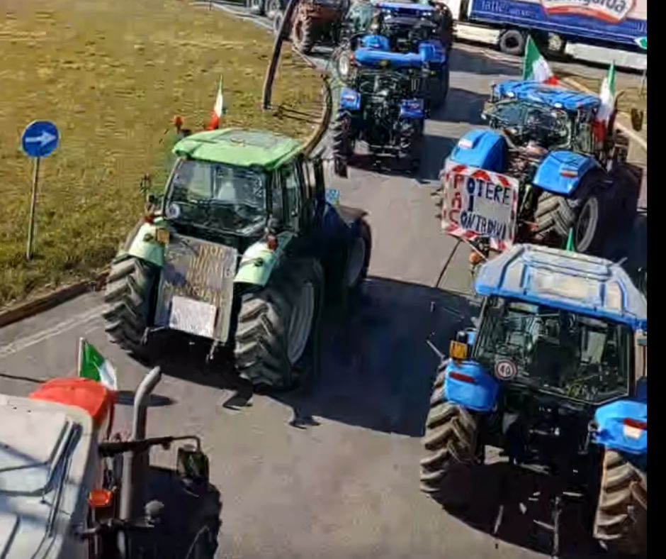 ▼ Trattori, salta l’incontro in prefettura: la protesta continua