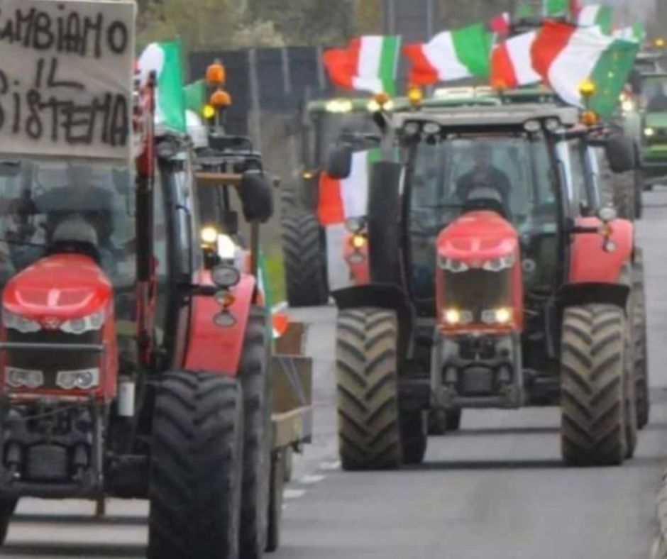 ▼ Protesta degli agricoltori: il bresciano Davide Pedrotti sul palco di Sanremo?