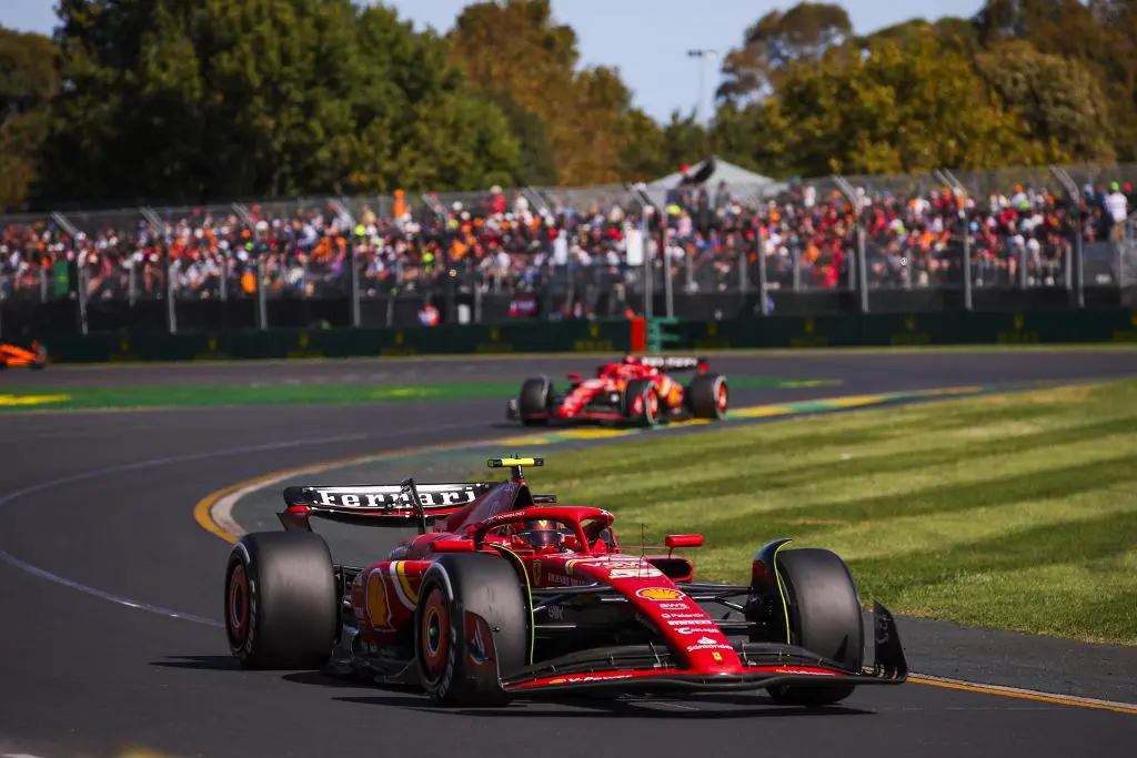 Doppietta Ferrari in Australia, vince Sainz davanti a Leclerc