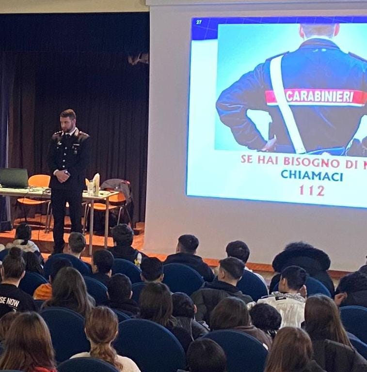 ▼ I Carabinieri “adottano” cinque scuole bresciane: si parte da Nave