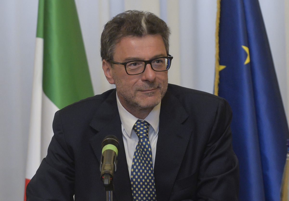 Giorgetti “Per diminuire debito non serve una manovra lacrime e sangue”