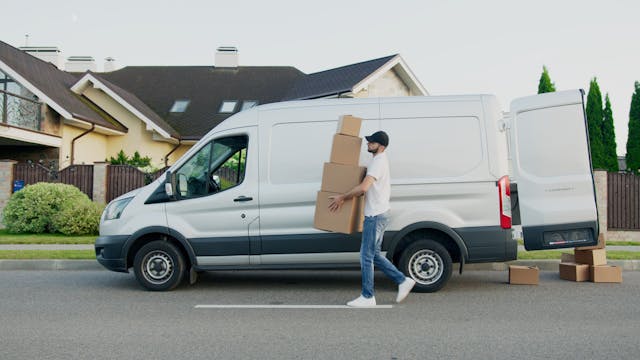 Noleggio Furgoni Frigo: Soluzioni Fresche per il Tuo Business